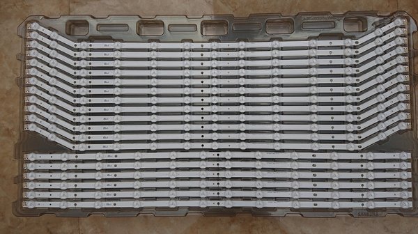 D3GE-400SMA-R2 D3GE-400SMB-R2 40INCH 1SET/3PCS New