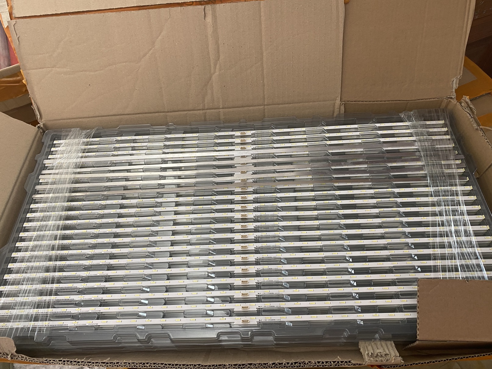 SONY 17Y 32 7020_36 36led  686mm